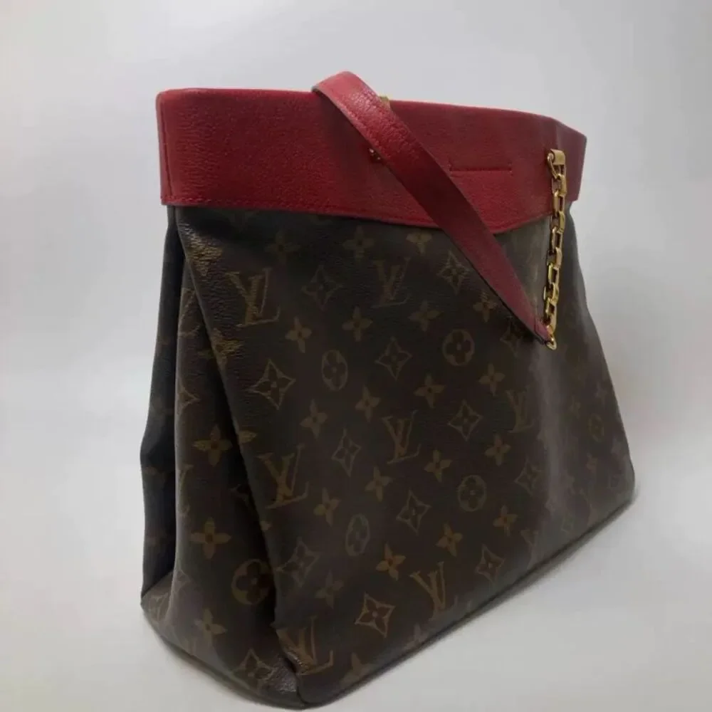 Louis Vuitton Women Pre-Loved Bag Very Good Condition